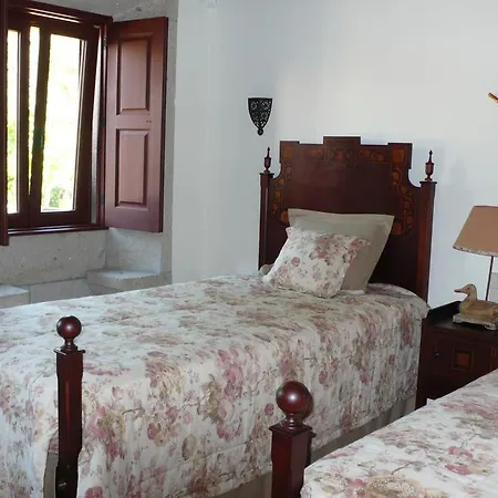 Quinta Dos Castanheiros Bed & Breakfast *